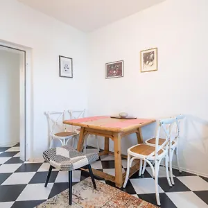 apartment-deluxe-innsbruck-mutters.innsbruckaustriahotels.com/